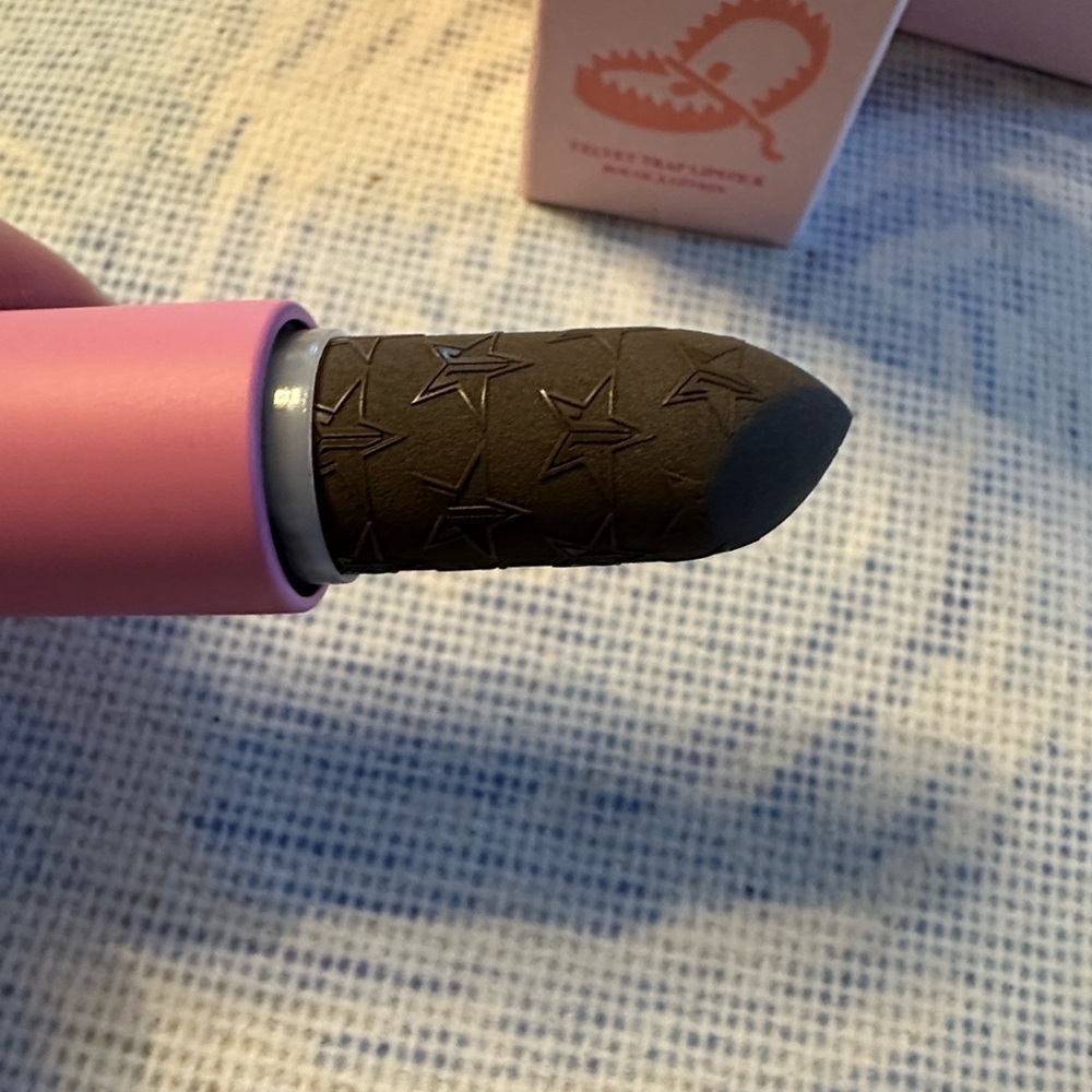 Jeffree Star Velvet Lipstick - Grave Digger. - Picture 5 of 5